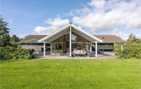 Amazing Home In Væggerløse With Kitchen